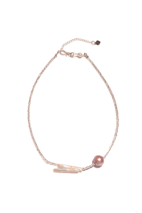 Still Pearl Necklace